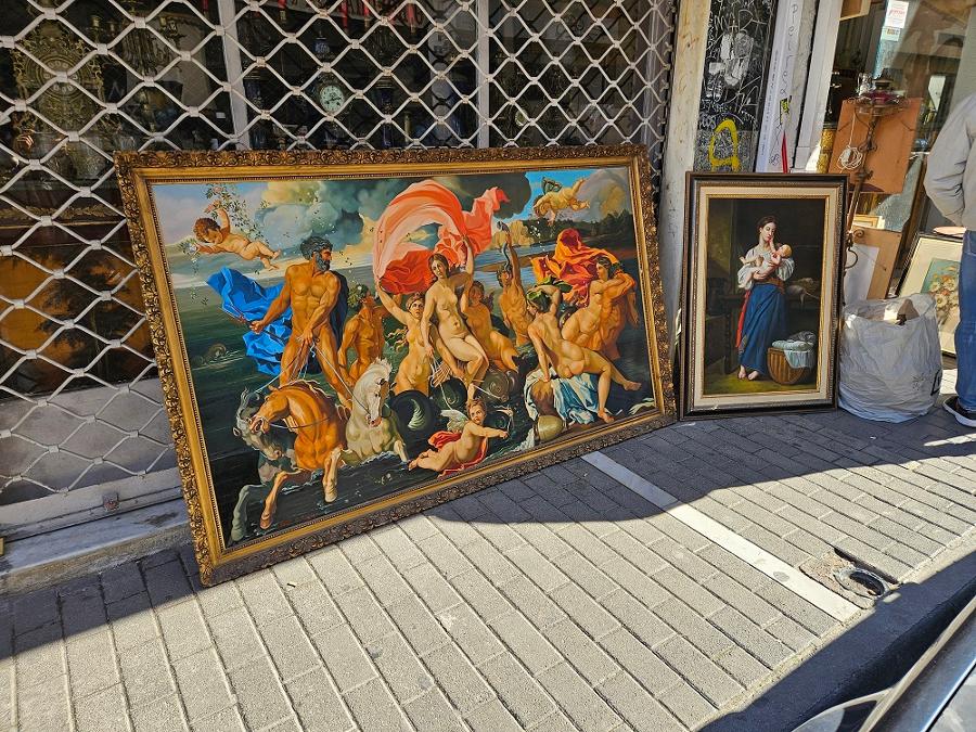 Πίνακες σε εξωτερικό χώρο